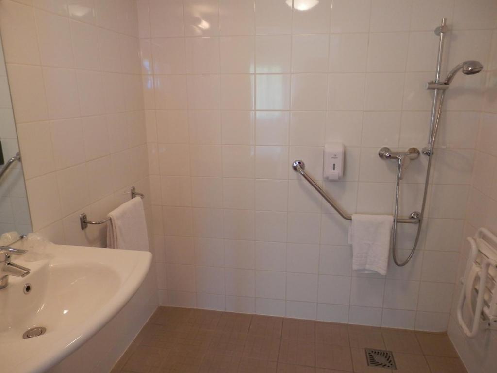 Everhotel De Tarbes-Ibos Room photo