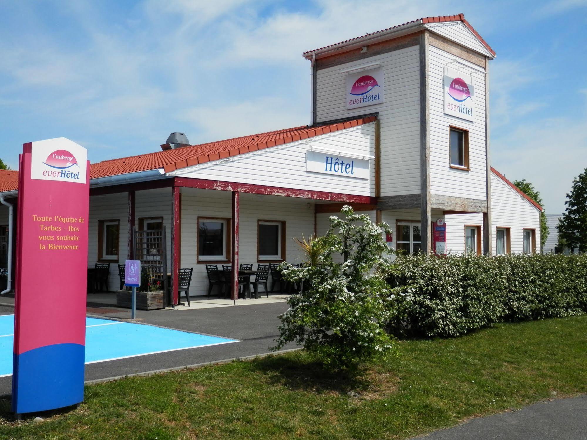Everhotel De Tarbes-Ibos Exterior photo
