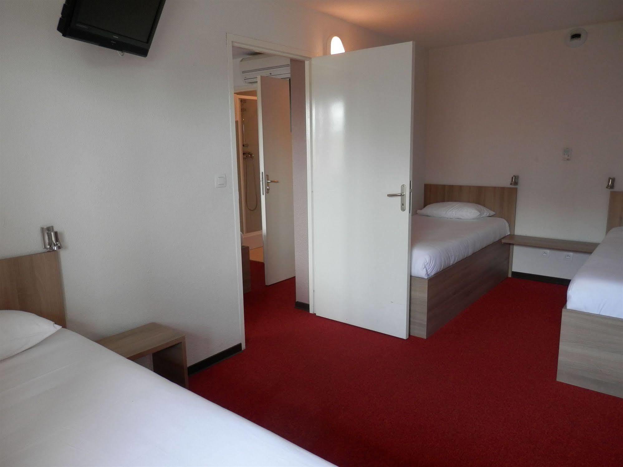 Everhotel De Tarbes-Ibos Exterior photo