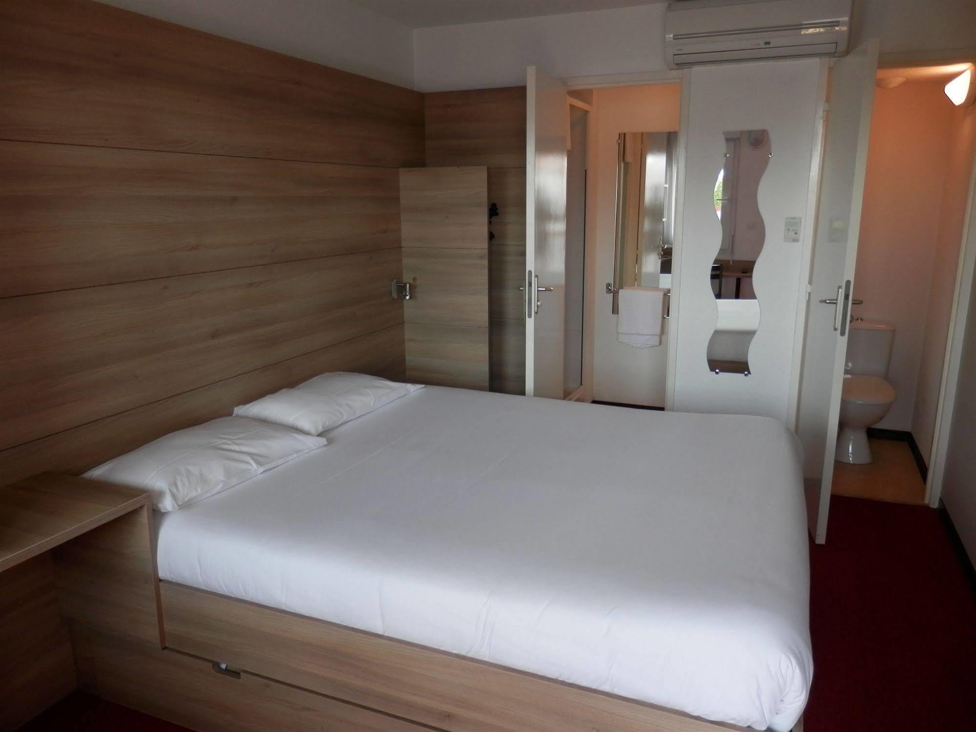 Everhotel De Tarbes-Ibos Exterior photo