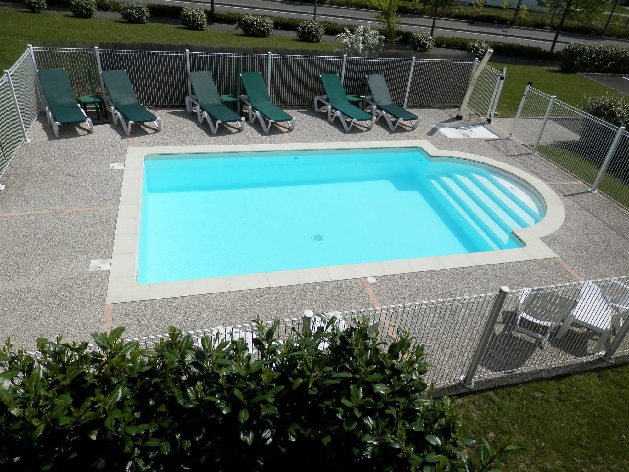 Everhotel De Tarbes-Ibos Exterior photo